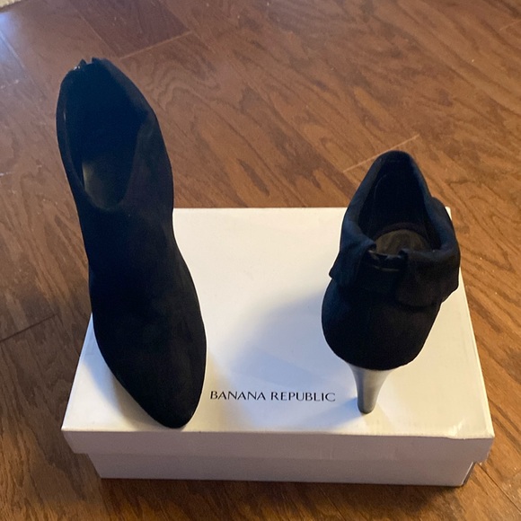 Banana Republic Shoes - NIB Banana Republic Black Suede Booties, Size 9.5, 4” heels, beautiful shoes